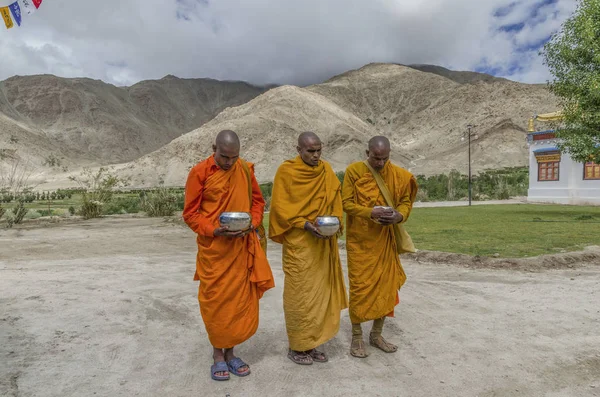 Monjes budistas del Gelug o "Sombrero Amarillo" " —  Fotos de Stock