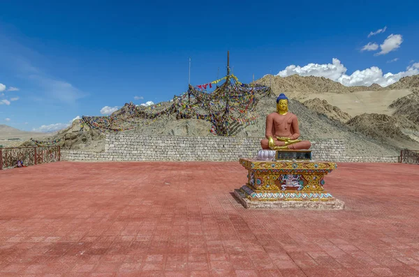 La estatua de Buda en el Monasterio de Spituk —  Fotos de Stock