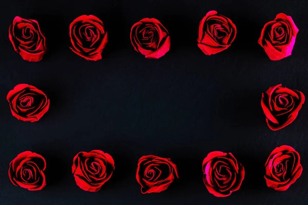 Valentine's Day - frame of roses - dark background — Stock Photo, Image