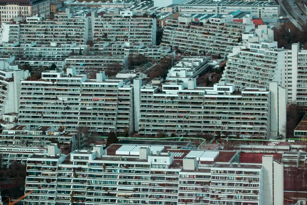 Sobrepoblado viviendo en la ciudad —  Fotos de Stock