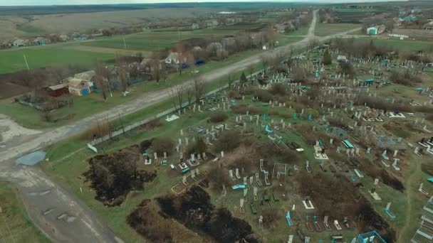 Campo Agrícola Pueblo Ucrania Llega Primavera Camino Entre Los Campos — Vídeo de stock