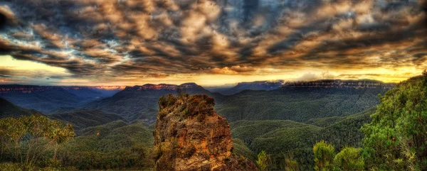 Blaue Berge drei Schwestern — Stockfoto