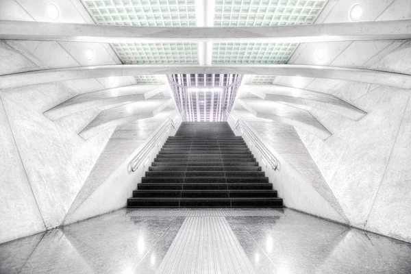 君主火车站比利时 — 图库照片