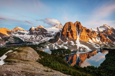 Banff Mount tanımlık Assiniboine Kanada