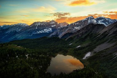 Banff Mount tanımlık Assiniboine Kanada