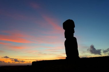 Paskalya Adaları Moai