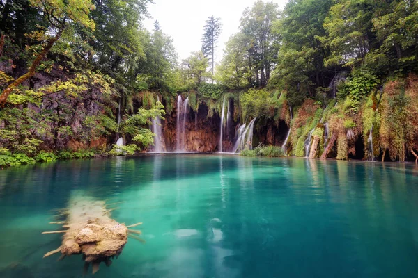 Parque Nacional de los Lagos de Plitvice Croacia — Foto de Stock