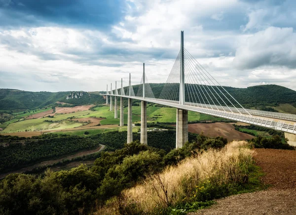 Yeryüzünde, Millau Viyadüğü, Fransa en yüksek Köprüsü
