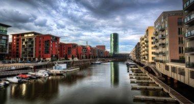 Frankfurt Hafenbecken Westhafen