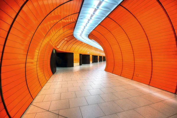 Arquitectura de estación naranja — Foto de Stock
