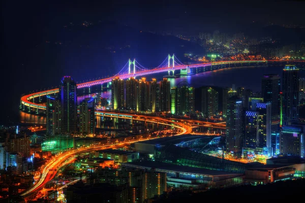 釜山のスカイラインと橋韓国 — ストック写真