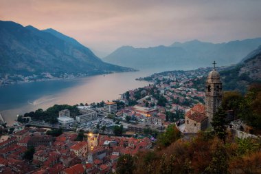 Kotor günbatımı Karadağ