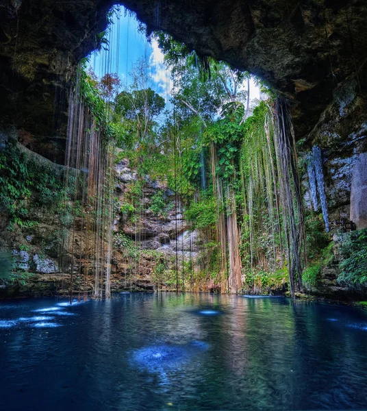 Chichen Itza mosogató lyuk — Stock Fotó