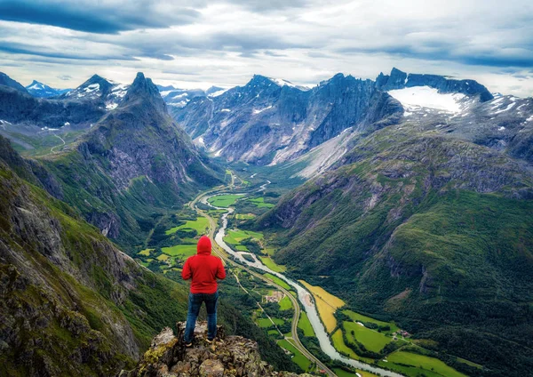 Romsdalseggen Ridge Noruega — Fotografia de Stock