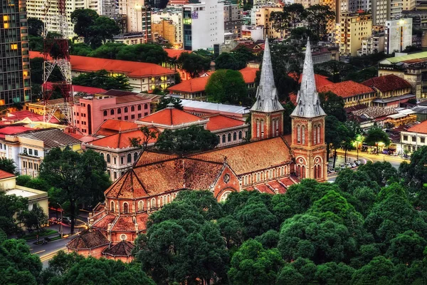 Notre-Dame kathedraal Basiliek van Saigon — Stockfoto