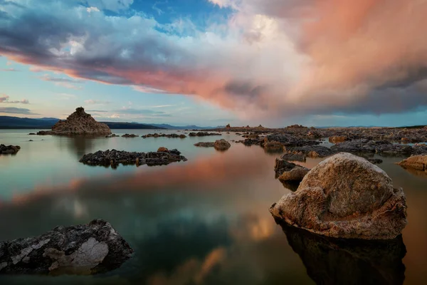 Pôr do sol do lago Mono — Fotografia de Stock