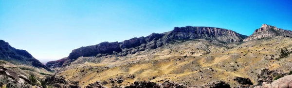 Felsige Berge — Stockfoto