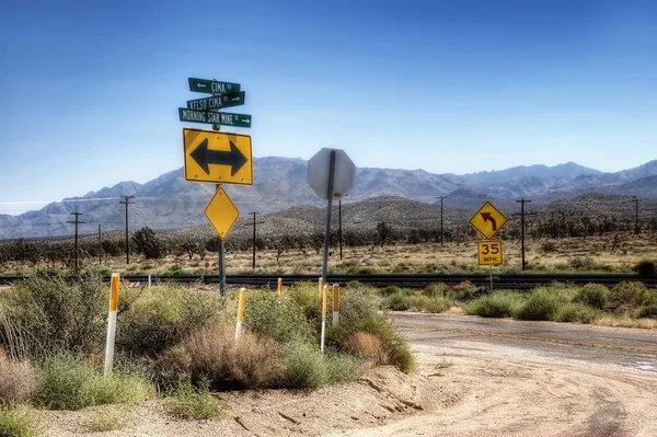 Mojave Desert Cross Roads — Stock Photo, Image