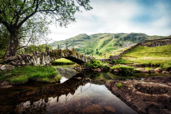 Pokrývači most jezerní oblasti Velká Británie — Stock fotografie