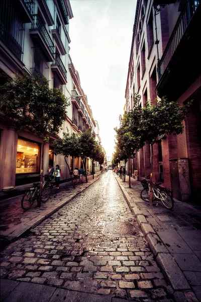 Sevilla dlážděné uličky — Stock fotografie