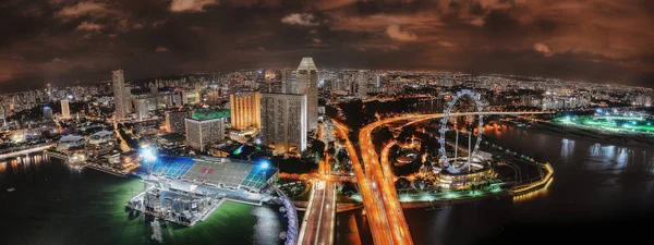 Singapore skyline på natten — Stockfoto