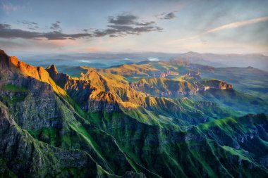 Güney Afrika'da Drakensberg anfi tiyatro