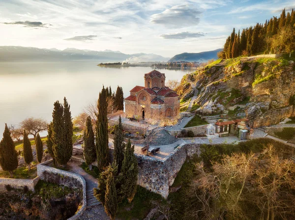 Iglesia de San Juan Teólogo en Kaneo, Ohrid, Macedonia — Foto de Stock