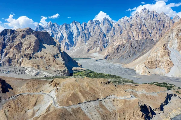 Montañas alrededor de Pasu, Carretera Karakoram, norte de Pakistán, Tak — Foto de Stock