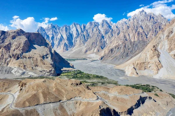 Montanhas em torno de Pasu, Karakoram Highway, norte do Paquistão, tak — Fotografia de Stock