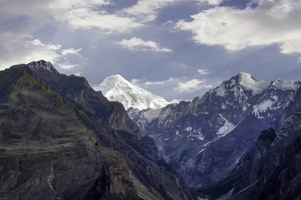 7000 Κορυφή κατά μήκος της εθνικής οδού Karakoram στο βόρειο Πακιστάν, πάρτε — Φωτογραφία Αρχείου