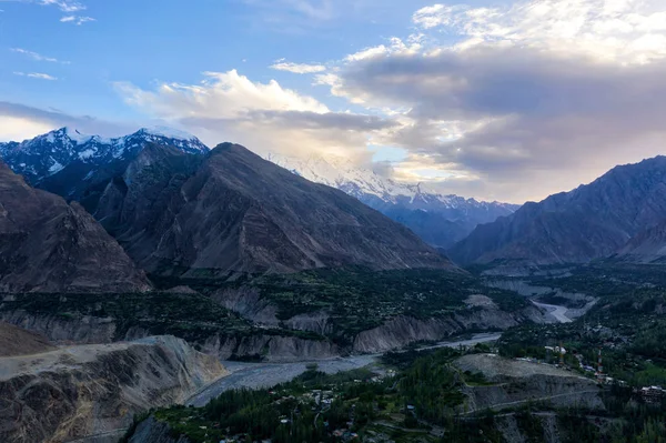 Landskap längs Karakoram Highway i norra Pakistan, ta — Stockfoto