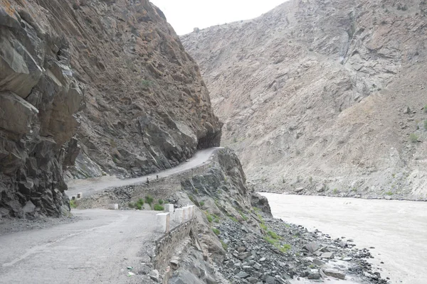 Karakoram Highway y Skardu Side Road en el norte de Pakistán, ta — Foto de Stock