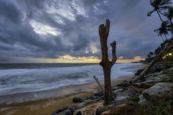 Západ slunce nad pláží v Galle, Srí Lanka, pořízeno v srpnu 2019 — Stock fotografie