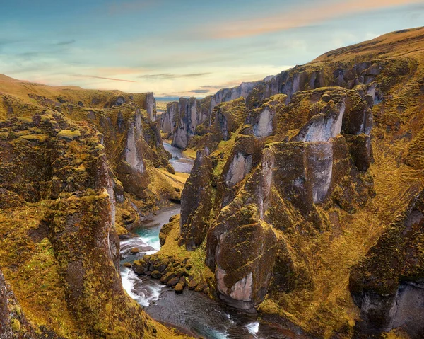 Fjadrargljufur Canyon Südisland Bei Sonnenuntergang Nachbearbeitet Hdr — Stockfoto