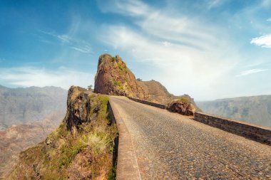Santo Antao 'daki Delgadinho dağ sırtı yolu, Cape Verde, HDR' de işlenmiş.
