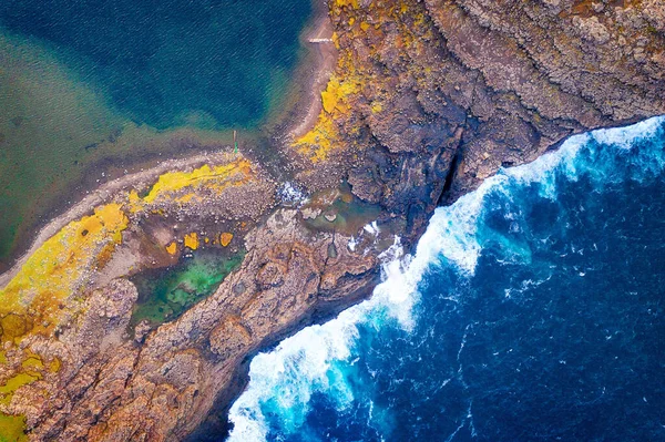 Top Cliffs Coast Line Waves Breaking Post Processed Hdr — 스톡 사진