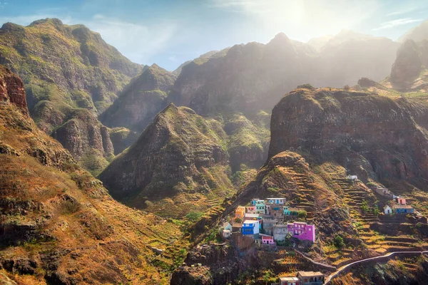 Santo Antao, Cape Verde 'de yürüyüş yolu, HDR' de işlendi
