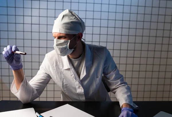 Coronavirus 2019 nCoV kan örneği. Corona virüsü salgını. Salgın Virüs Solunum Sendromu. Çin