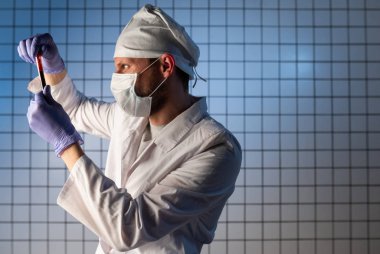 Kopyalama alanı olan bir portre, kameraya bakan şık ve yakışıklı bir bilim adamının boş yeri. 