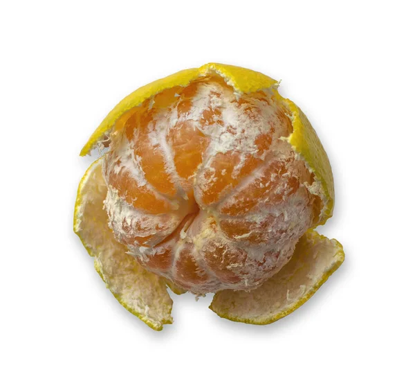 Mandarine pelée ou fruit mandarine isolé sur fond blanc découpe — Photo