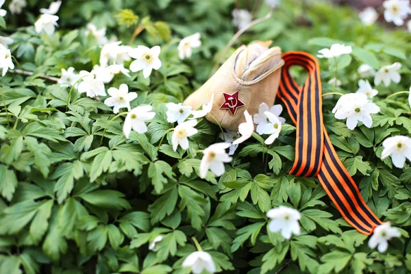 Askeri Sovyet şapkası ve St. George 's Ribbons Rusya' da bir konsept ve zafer günü olarak 22 Haziran