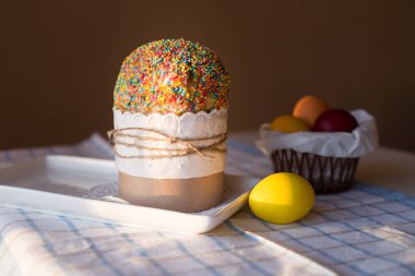 Geleneksel ev yapımı Paskalya pastası.