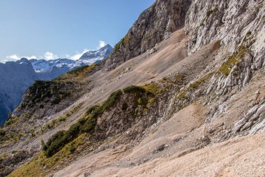 Krlatica zirvesine giden yol