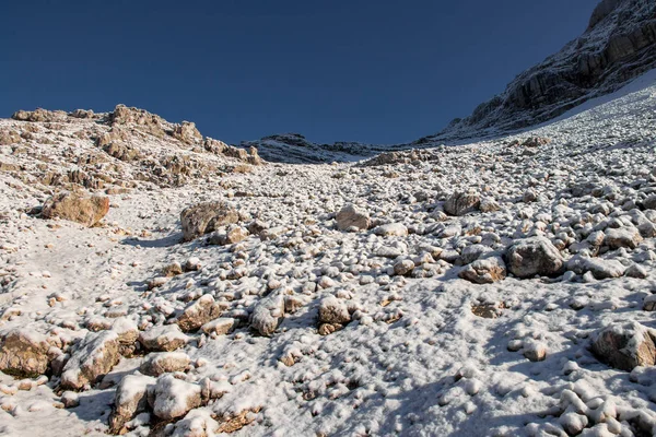 Trilha Coberta Neve Abaixo Dolkova Pica Pico — Fotografia de Stock