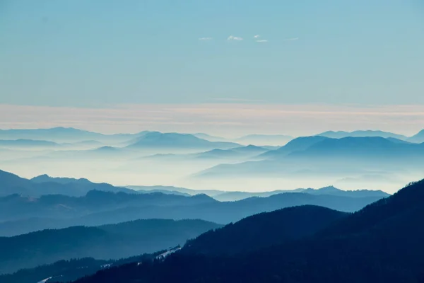 Bohinj vadisinde sabah sisi