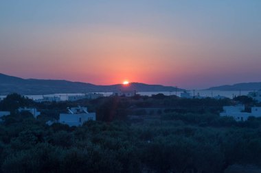 Milos adasında gün doğumu Yunanistan, yaz zamanı