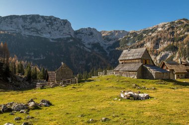 Dağdaki dağ kulübesi Laz.