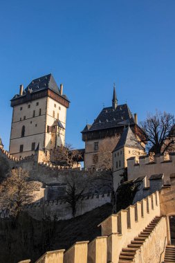 Karltejn Kalesi 'nin duvarları