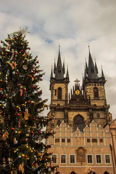 Christbaum Mit Kirche Unserer Lieben Frau Vor — Stockfoto