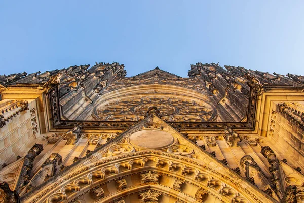 Арка Над Входом Собору Святого Віта Блакитним Небом — стокове фото